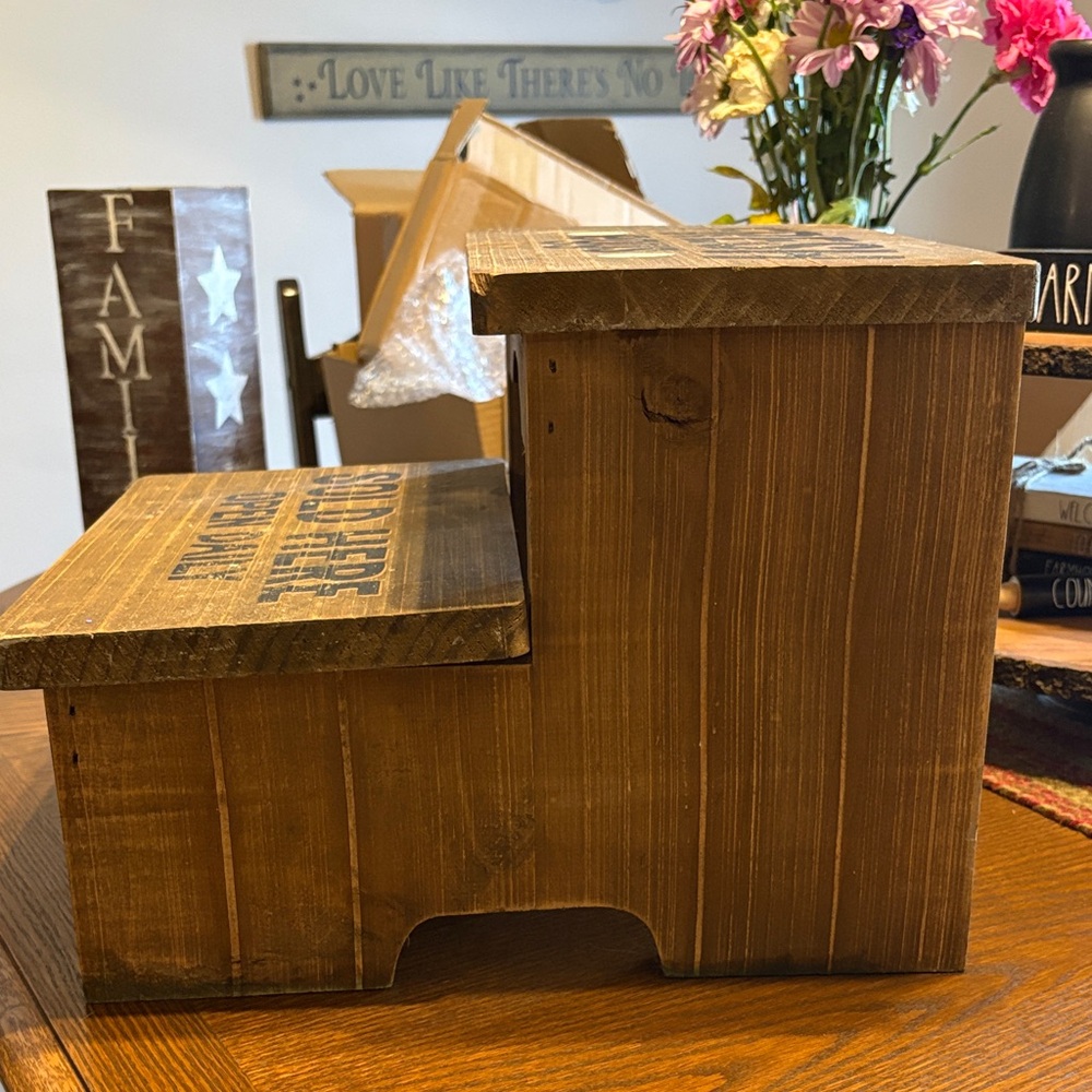 Rustic Wooden Step Stool with Fresh Eggs Design - Picture 3 of 6